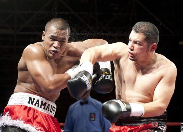 Henry Namauu Photos Victor Barragan and Henry Namauu Go To War Boxing News