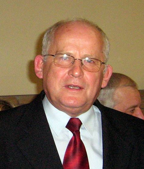 Henryk Golebiewski (politician)