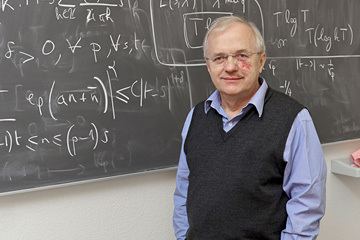 Henryk Iwaniec Mathematician Renowned for Prime Number Theory Wins Shaw Prize
