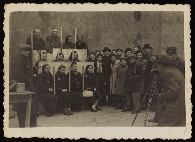 Henryk Ross Memory Unearthed The Lodz Ghetto Photographs of Henryk