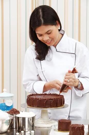 Heny Sison Largest Cupcake Creation Marks SPLENDA Philippines Launch