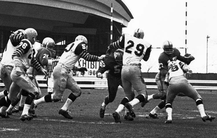 Herb Gray (Canadian football) Herb Gray To Be Inducted Into Ring Of Honour Winnipeg Blue Bombers