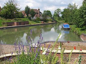 Herefordshire and Gloucestershire Canal httpsuploadwikimediaorgwikipediacommonsthu