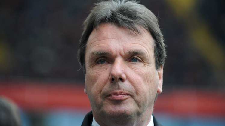 Heribert Bruchhagen heribertbruchhagenistnichteinverstandenmitdertransferpolitikdeshsv30982jpg