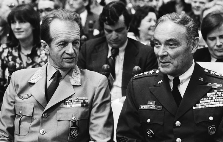 Herman Fredrik Zeiner-Gundersen FileHerman Fredrik ZeinerGundersen and Alexander Haig 1979jpg