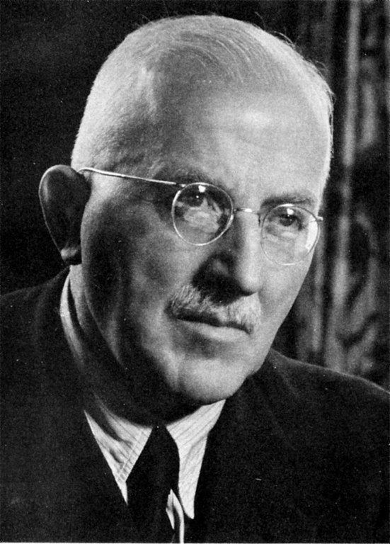 Hermann Staudinger httpsuploadwikimediaorgwikipediacommonsthu