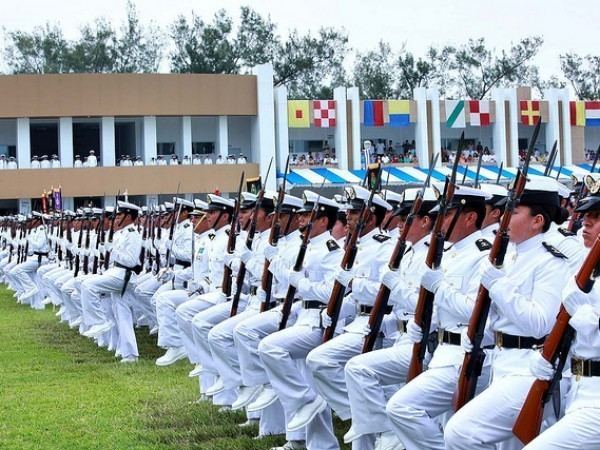 Heroica Escuela Naval Militar Presidir Pea Nieto graduacin en Heroica Escuela Naval Militar