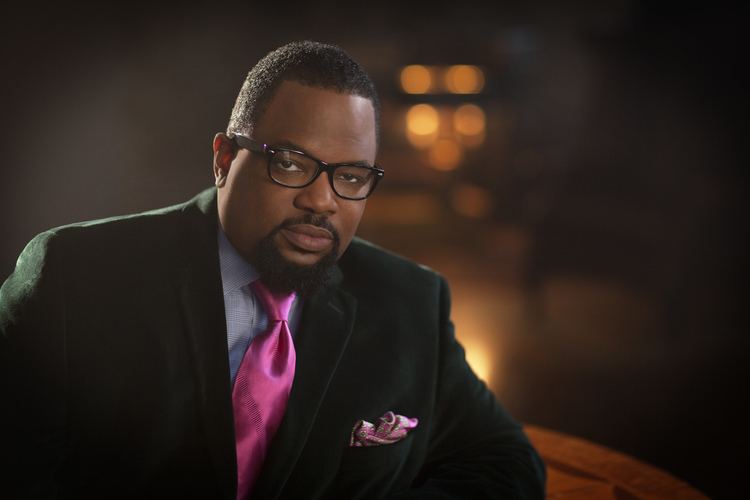 Hezekiah Walker Hezekiah Walker Honored with NNPA Torch Award BlackPressUSA