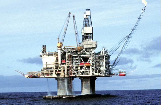 Hibernia oil field Oil Leaking from Hibernia Platform Offshore Canada Offshore Energy
