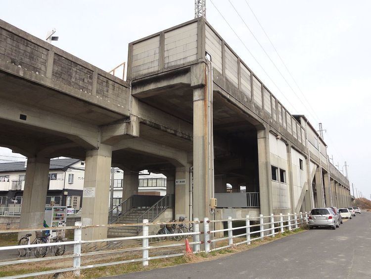 Higashi-Ishinden Station