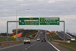Highways in Australia httpsuploadwikimediaorgwikipediacommonsthu