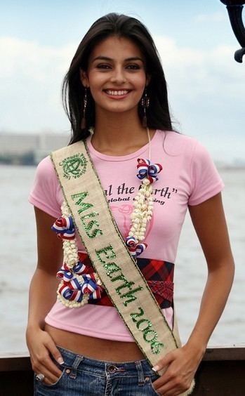 Hil Hernández sUKA jALAN Hil Hernndez Miss Earth 2006