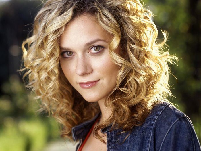 Hilarie Burton Hilarie Burton One Tree Hill Wallpaper 37228 Fanpop