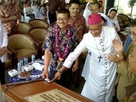 Hilarius Moa Nurak Uskup Pangkal Pinang Mgr Hilarius Moa Nurak SVD Tutup Usia di