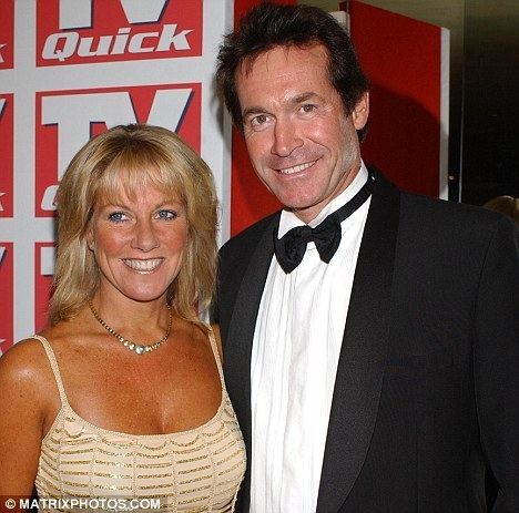 Hilary Jones (doctor) TV doctor in divorce fight after cheating on wife with host of Would