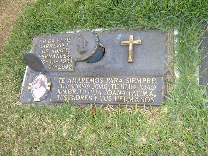 The grave of Hilda Carrero
