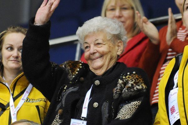 Hilda Múdra ipern legendrna dma Hilda Mdra obdivuje Sagana portsk