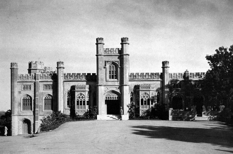 Hill Fort Palace httpsuploadwikimediaorgwikipediacommonsbb