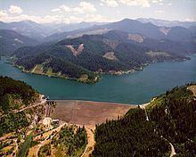 Hills Creek Dam httpsuploadwikimediaorgwikipediacommonsthu