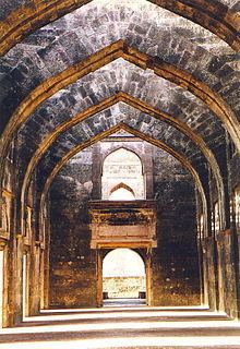 Hindola Mahal httpsuploadwikimediaorgwikipediacommonsthu