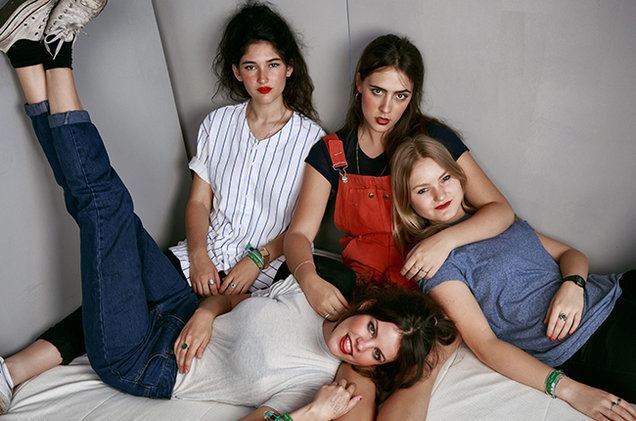 Hinds (band) Spanish LoFi Rock Band Hinds Wants to Play Your House Party When