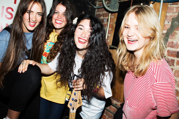 Hinds (band) Hinds Is the Next Cool New Band to Check Out