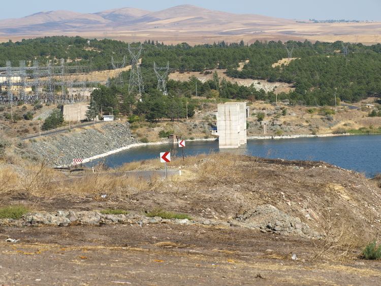 Hirfanlı Dam httpsuploadwikimediaorgwikipediacommonsaa