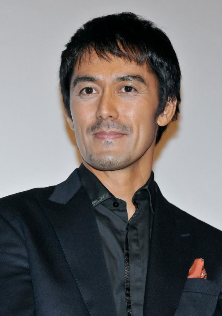 Hiroshi Abe (actor) Actor Hiroshi Abe attends a stage greeting during the