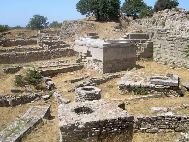 Hisarlik FileHisarlik Troy 2jpg Wikimedia Commons
