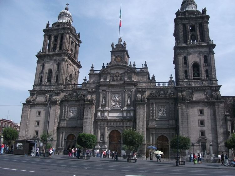 Historic center of Mexico City httpsmidlifecrisisgapyearfileswordpresscom2