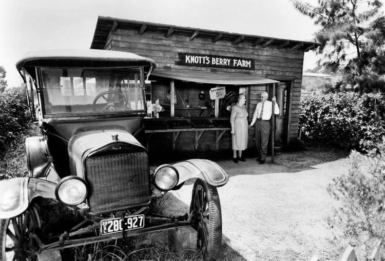 History of Knott's Berry Farm