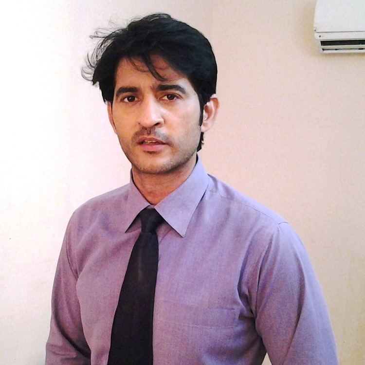 Hiten Tejwani Ttette with TV39s blueeyed boy39 Hiten Tejwani