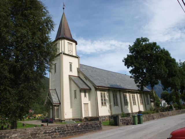 Hjørundfjord Church