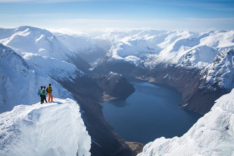 Hjørundfjorden Hjrundfjorden around Uteguidencom