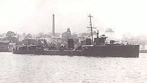 HMAS Huon (D50) httpsuploadwikimediaorgwikipediacommonsthu