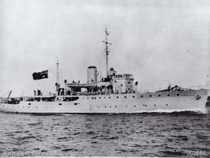 HMAS Toowoomba (J157) httpsuploadwikimediaorgwikipediacommonsthu