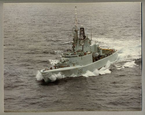 HMCS Fraser (DDH 233) HMCS Fraser DDH233 Color 8quot x 10quot Photograph Military Pinterest