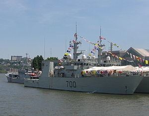 HMCS Kingston (MM 700) httpsuploadwikimediaorgwikipediacommonsthu