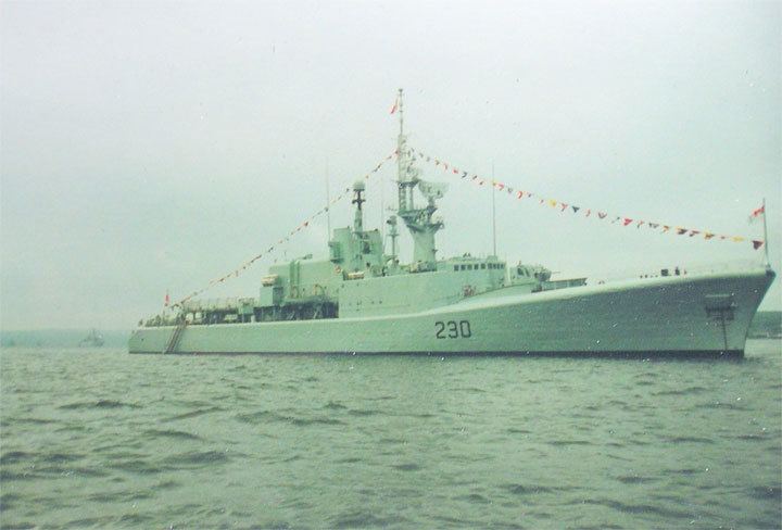 HMCS Margaree (DDH 230) Ships and Harbours Photos HMCS Margaree DDH 230 Fleet Review 1985