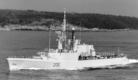 HMCS Saguenay (DDH 206) DDE DDH 206 HMCS Saguenay St Laurent class destroyer Royal Canadian