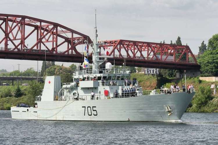 HMCS Whitehorse HMCS WHITEHORSE MM705 ShipSpottingcom Ship Photos and Ship Tracker