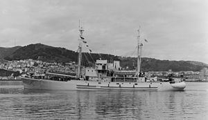 HMNZS Endeavour (1944) httpsuploadwikimediaorgwikipediacommonsthu