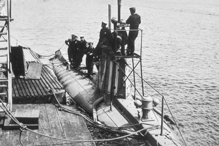 HMS A7 httpsuploadwikimediaorgwikipediacommonsee