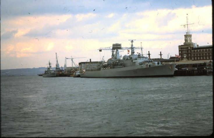 HMS Antrim (D18) Ships and Harbours Photos HMS ANTRIM D18