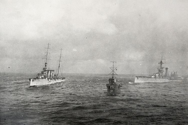 HMS Audacious (1912) FileHMS Liverpool tows HMS Audaciousjpg Wikimedia Commons