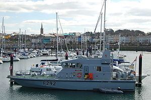 HMS Charger (P292) httpsuploadwikimediaorgwikipediacommonsthu