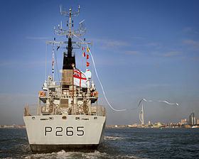 HMS Dumbarton Castle (P265) httpsuploadwikimediaorgwikipediacommonsthu