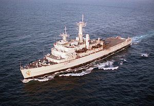 HMS Fearless (L10) httpsuploadwikimediaorgwikipediacommonsthu