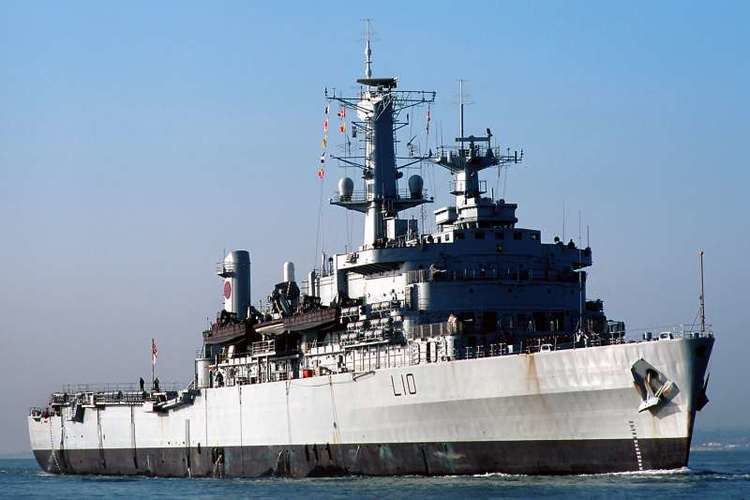 HMS Fearless (L10) HMS Fearless L10 ShipSpottingcom Ship Photos and Ship Tracker