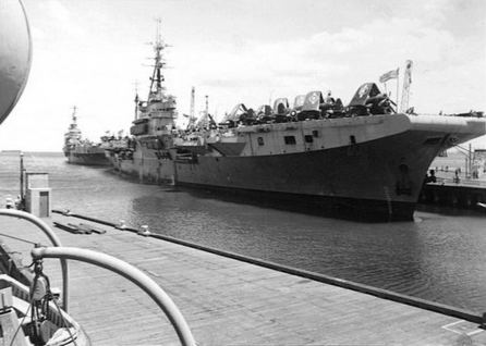 HMS Glory (R62) FileHMS Glory R62 at Port Melbourne 1946jpg Wikimedia Commons
